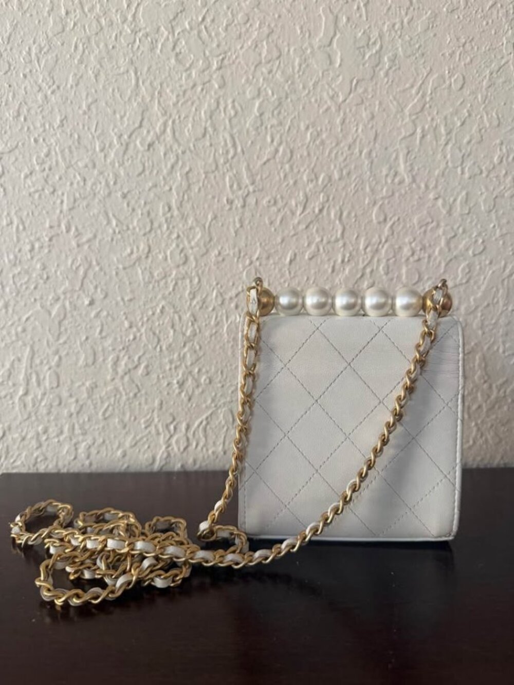 Chanel mini flap with a pearl top handle - Picture 5 of 7